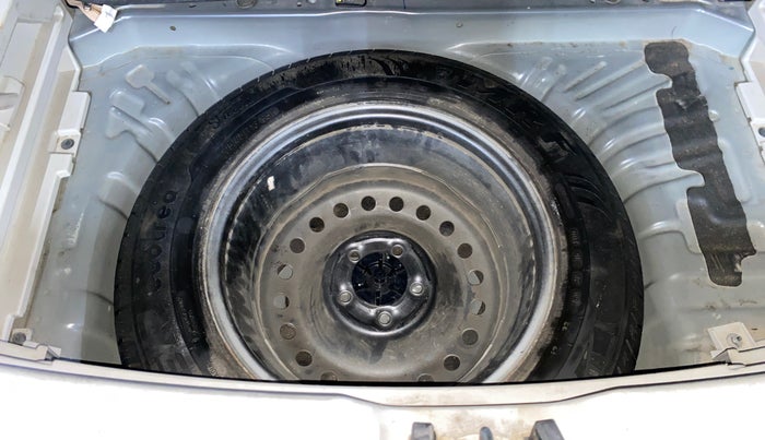 2022 Mahindra XUV300 W4 1.2 PETROL, Petrol, Manual, 80,828 km, Spare Tyre