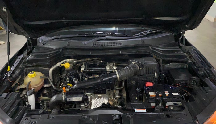 2022 Mahindra XUV300 W4 1.2 PETROL, Petrol, Manual, 80,828 km, Engine View