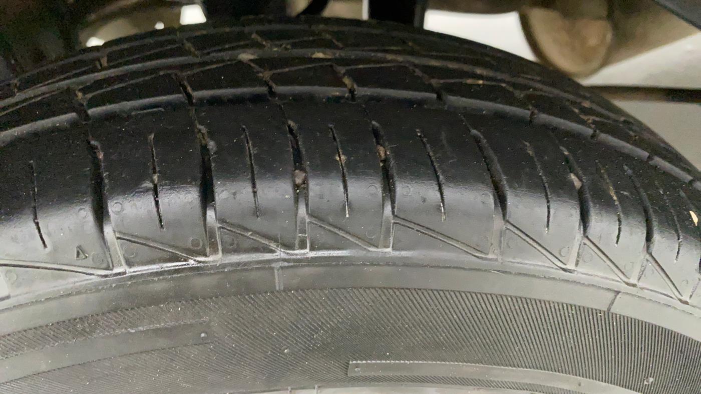 2022 Maruti Alto VXI, Petrol, Manual, 13,180 km, Right Rear Tyre Tread