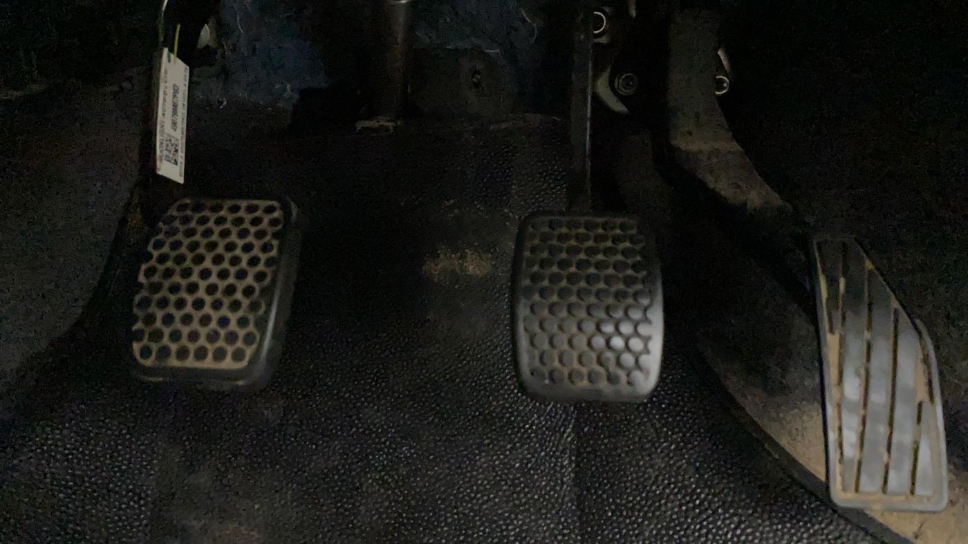 2022 Maruti Alto VXI, Petrol, Manual, 13,180 km, Pedals