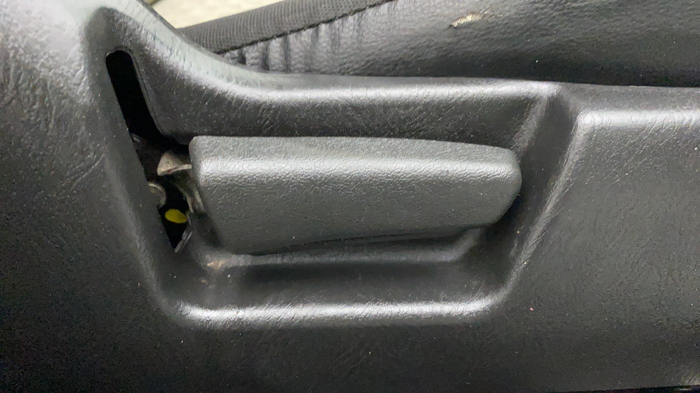 2022 Maruti Alto VXI, Petrol, Manual, 13,180 km, Driver Side Adjustment Panel