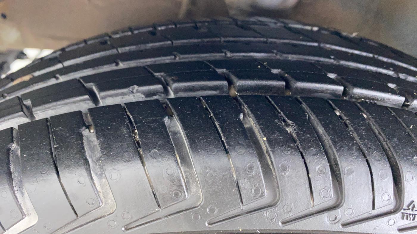 2010 Hyundai i10 MAGNA 1.2, Petrol, Manual, 36,623 km, Left Front Tyre Tread