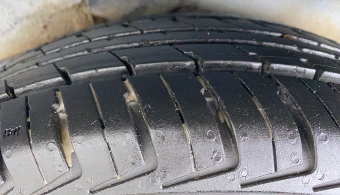 2010 Hyundai i10 MAGNA 1.2, Petrol, Manual, 36,623 km, Left Rear Tyre Tread