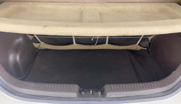 2010 Hyundai i10 MAGNA 1.2, Petrol, Manual, 36,623 km, Boot Inside