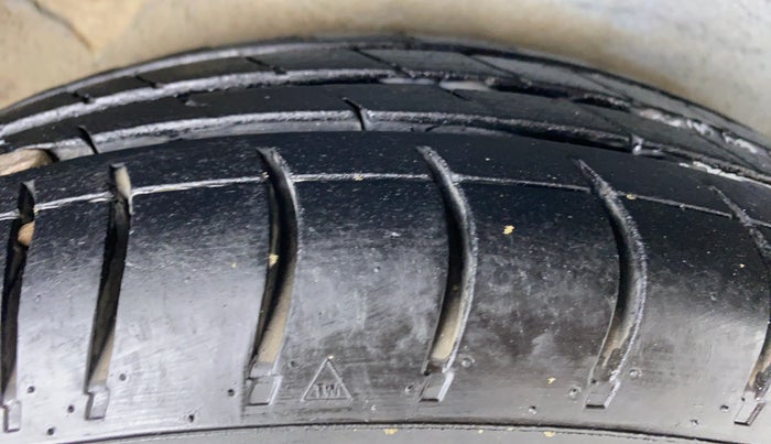 2010 Hyundai i10 MAGNA 1.2, Petrol, Manual, 36,623 km, Right Rear Tyre Tread
