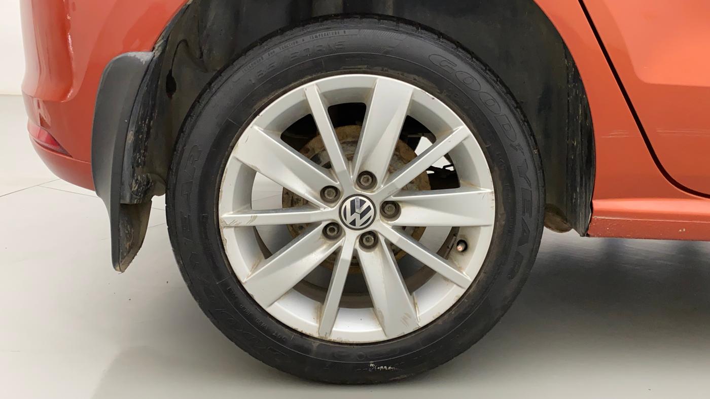 2014 Volkswagen Polo HIGHLINE1.2L, Petrol, Manual, 37,711 km, Right Rear Wheel