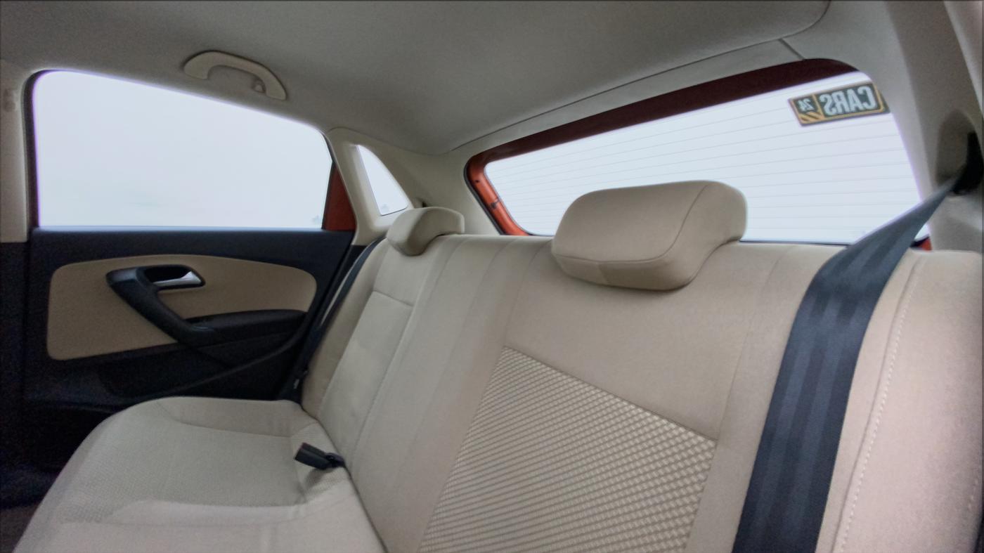2014 Volkswagen Polo HIGHLINE1.2L, Petrol, Manual, 37,711 km, Right Side Rear Door Cabin