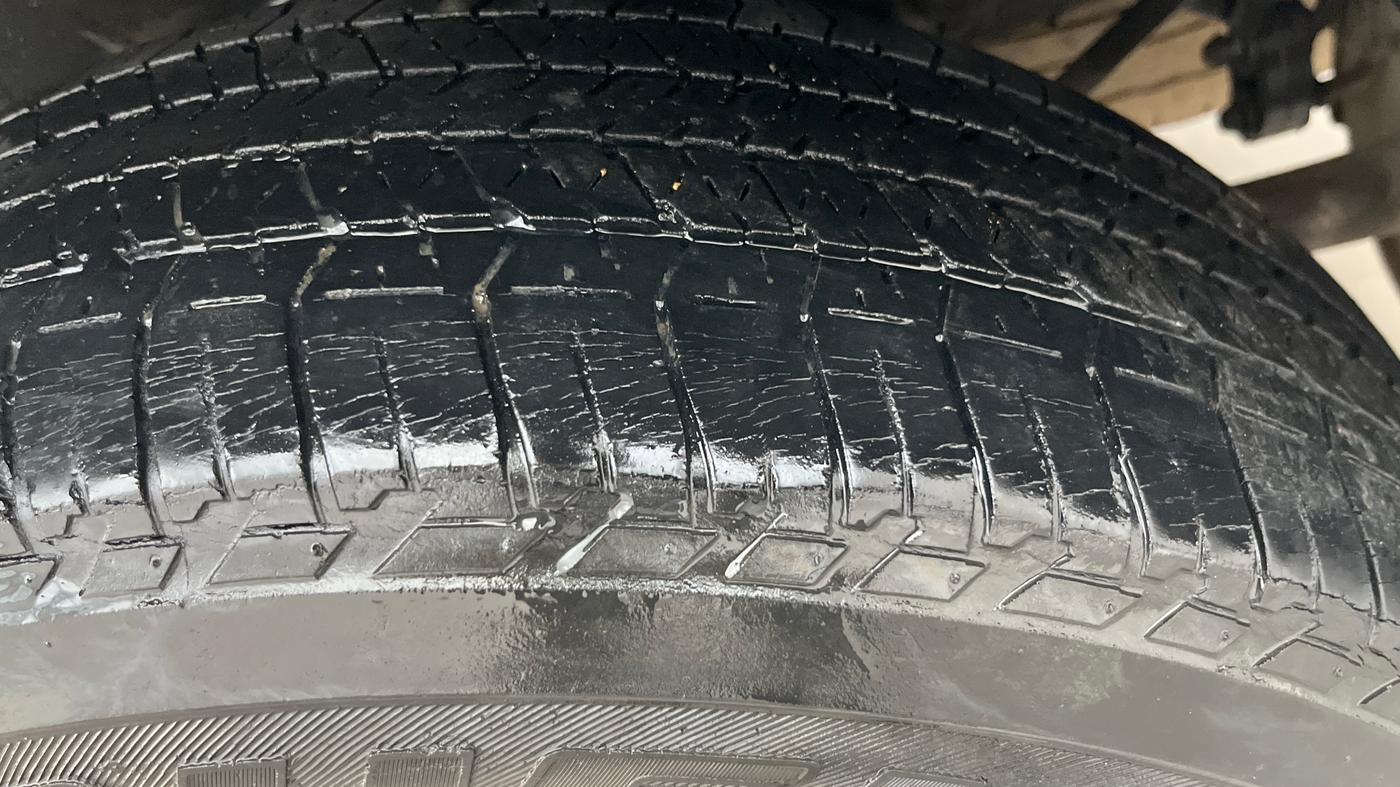 2014 Mahindra XUV500 W8 AWD, Diesel, Manual, 79,865 km, Left Rear Tyre Tread