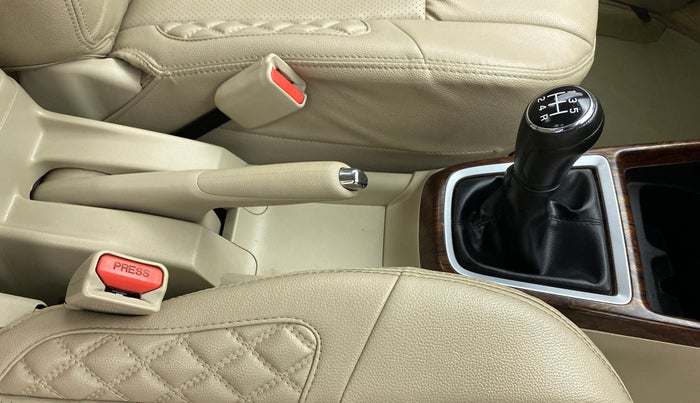 2019 Maruti Dzire VXI, Petrol, Manual, 39,701 km, Gear Lever