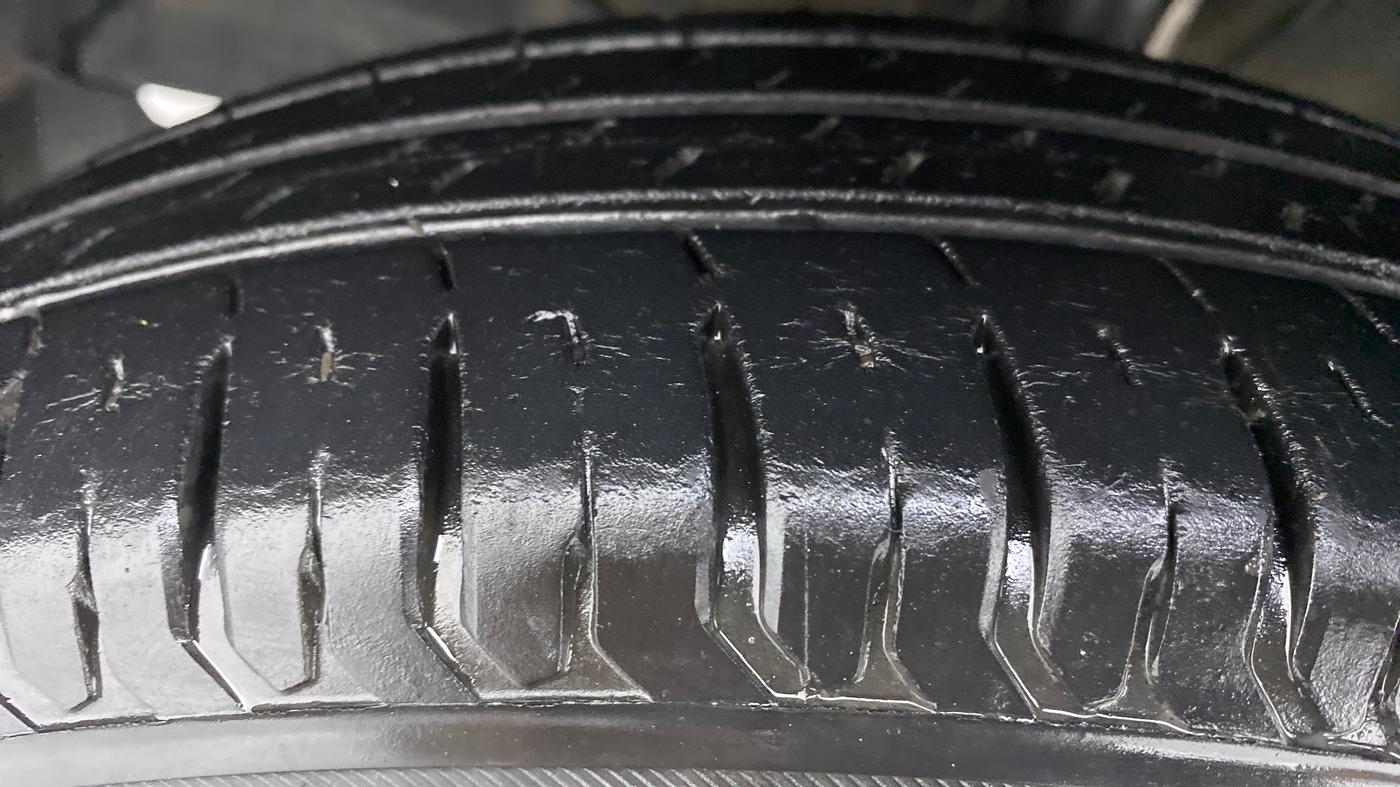 2019 Maruti Dzire VXI, Petrol, Manual, 39,701 km, Left Front Tyre Tread