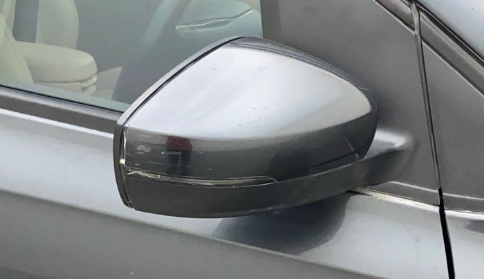 2018 Volkswagen Vento HIGHLINE DIESEL 1.5, Diesel, Manual, 1,06,080 km, Right rear-view mirror - Minor scratches