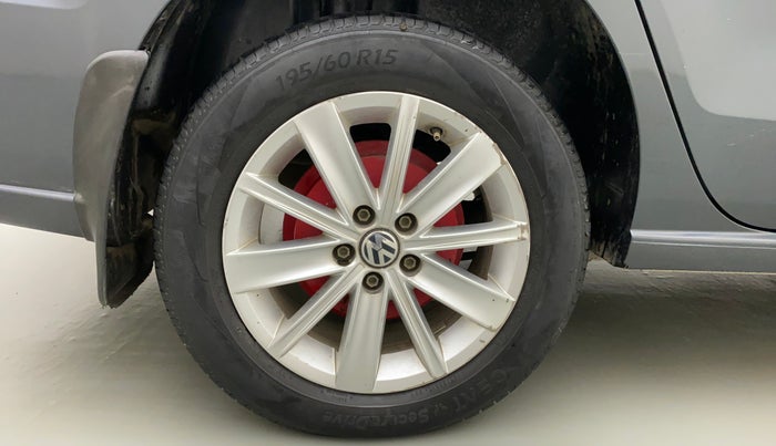 2018 Volkswagen Vento HIGHLINE DIESEL 1.5, Diesel, Manual, 1,06,080 km, Right Rear Wheel