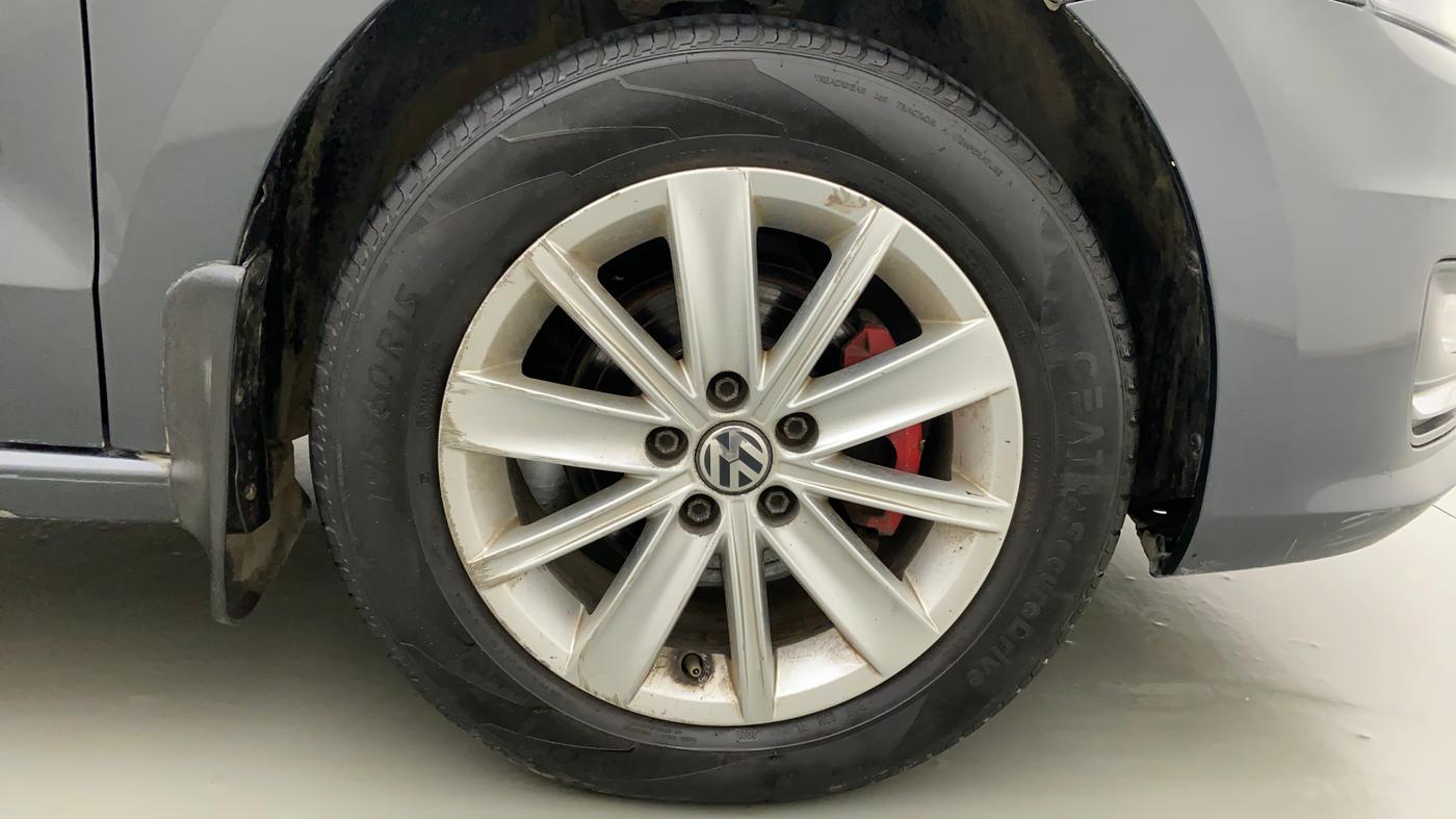 2018 Volkswagen Vento HIGHLINE DIESEL 1.5, Diesel, Manual, 1,06,080 km, Right Front Wheel