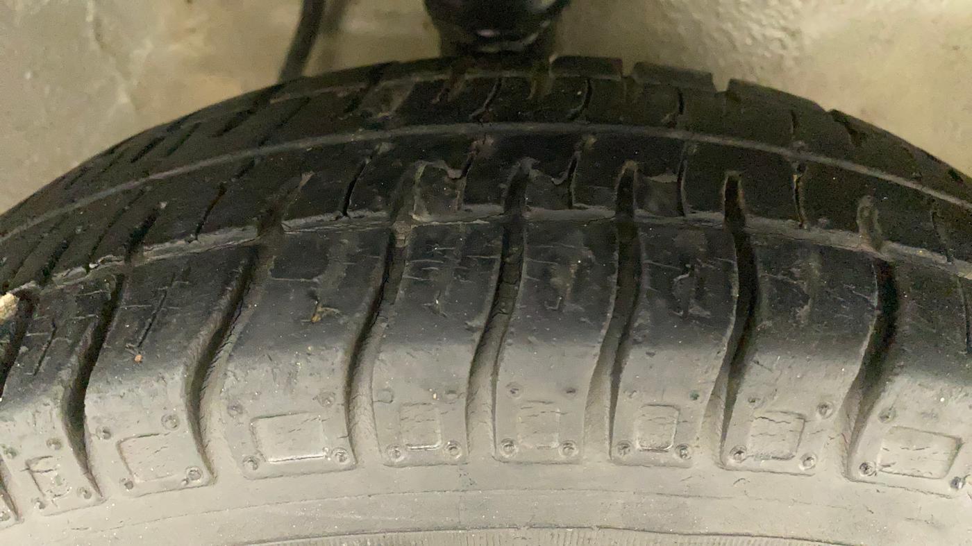 2015 Maruti Alto 800 VXI, Petrol, Manual, 26,501 km, Right Front Tyre Tread