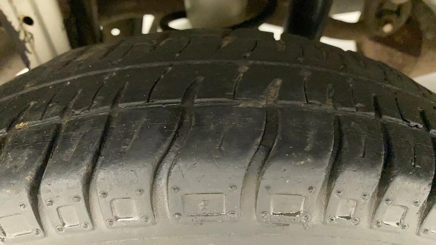 2015 Maruti Alto 800 VXI, Petrol, Manual, 26,501 km, Right Rear Tyre Tread