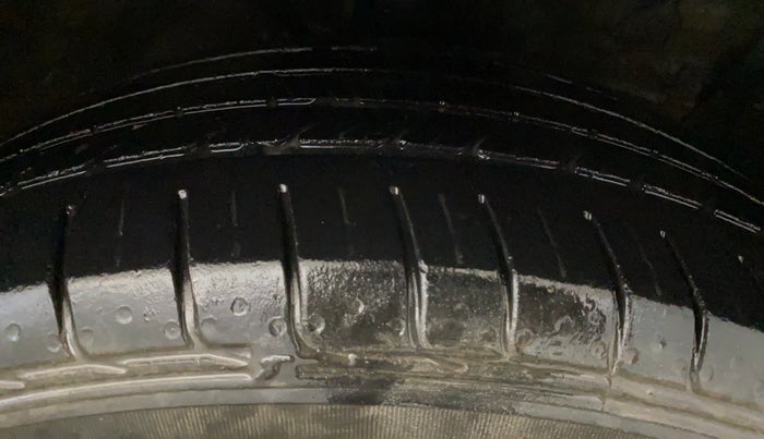 2016 Hyundai Creta  SX 1.6 Petrol , Petrol, Manual, 85,737 km, Right Front Tyre Tread