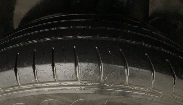 2016 Hyundai Creta  SX 1.6 Petrol , Petrol, Manual, 85,737 km, Left Rear Tyre Tread