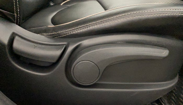 2016 Hyundai Creta  SX 1.6 Petrol , Petrol, Manual, 85,737 km, Driver Side Adjustment Panel