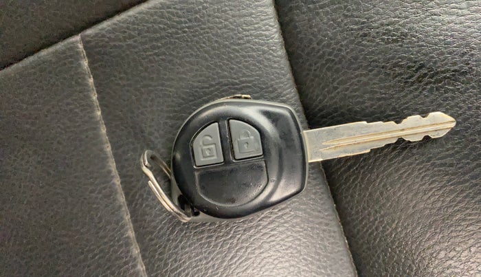 2014 Maruti Swift VXI, Petrol, Manual, 67,839 km, Key Close Up