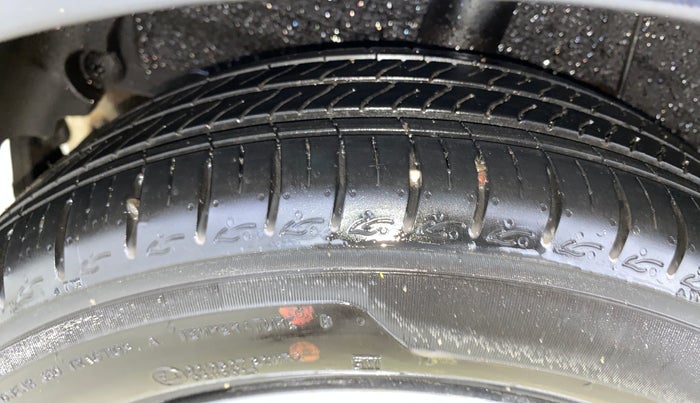2024 Hyundai AURA S 1.2, Petrol, Manual, 2,413 km, Right Rear Tyre Tread