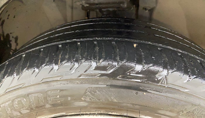 2019 Jeep Compass LIMITED PLUS PETROL AT, Petrol, Automatic, 74,727 km, Right Front Tyre Tread