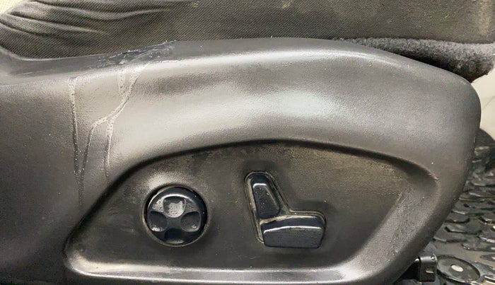 2019 Jeep Compass LIMITED PLUS PETROL AT, Petrol, Automatic, 74,727 km, Driver Side Adjustment Panel