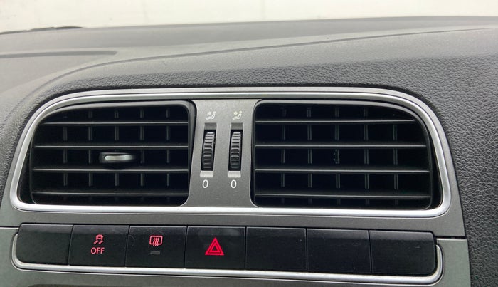 2021 Volkswagen Vento HIGHLINE PLUS 1.0L TSI AT, Petrol, Automatic, 17,712 km, AC Unit - Front vent has minor damage