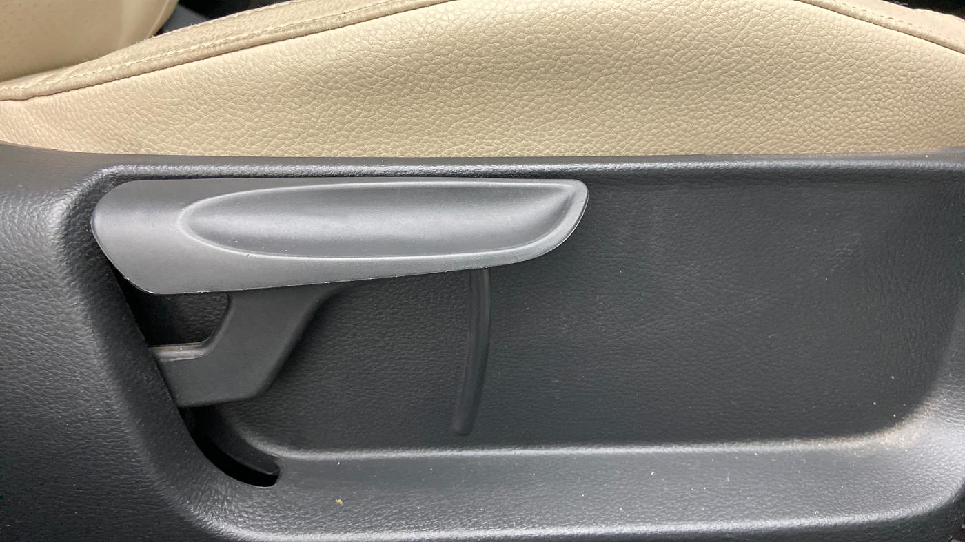 2021 Volkswagen Vento HIGHLINE PLUS 1.0L TSI AT, Petrol, Automatic, 17,712 km, Driver Side Adjustment Panel
