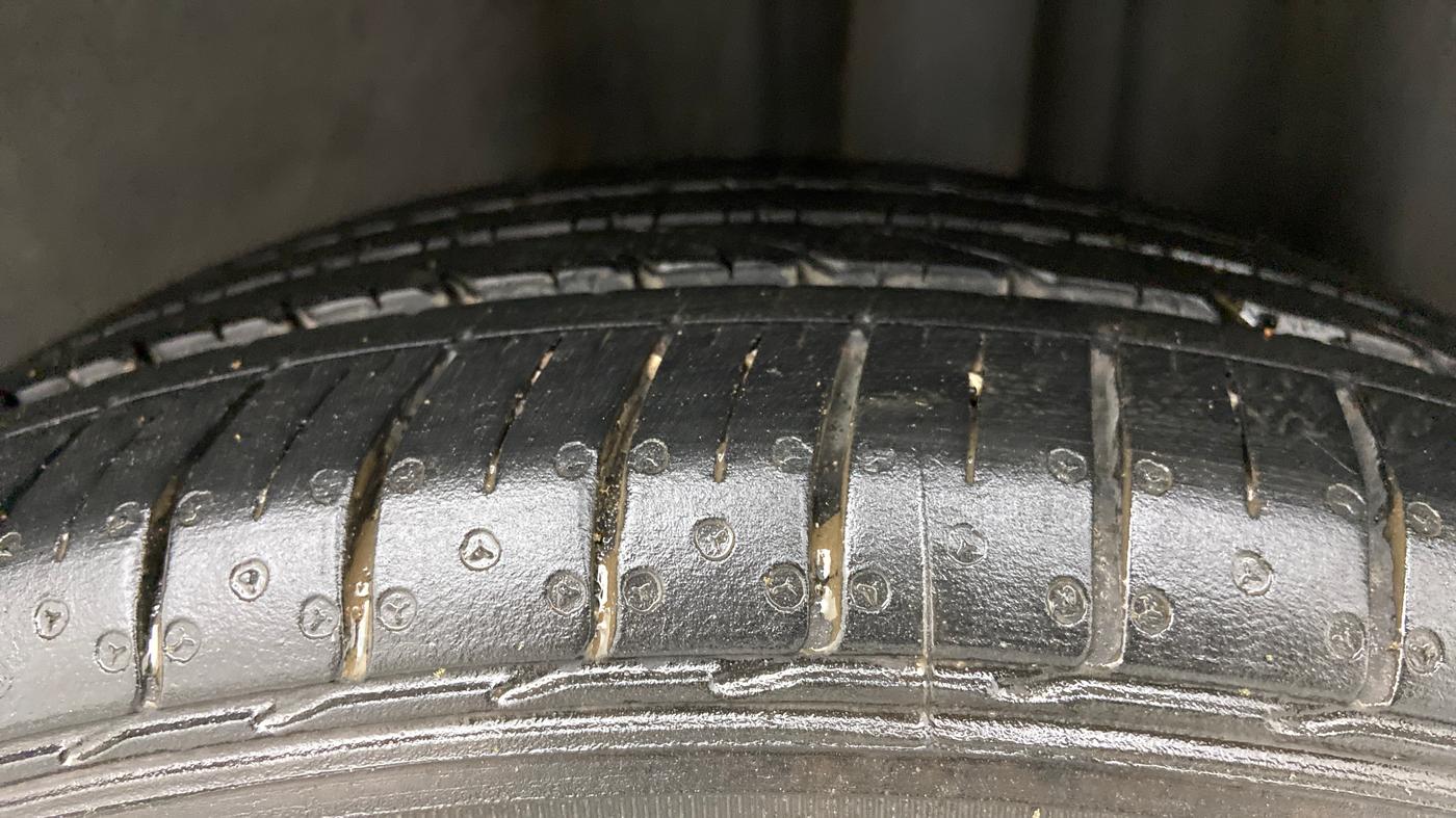 2021 Volkswagen Vento HIGHLINE PLUS 1.0L TSI AT, Petrol, Automatic, 17,712 km, Left Rear Tyre Tread
