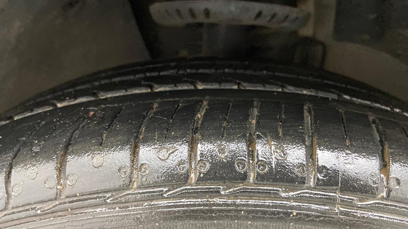 2021 Volkswagen Vento HIGHLINE PLUS 1.0L TSI AT, Petrol, Automatic, 17,712 km, Left Front Tyre Tread