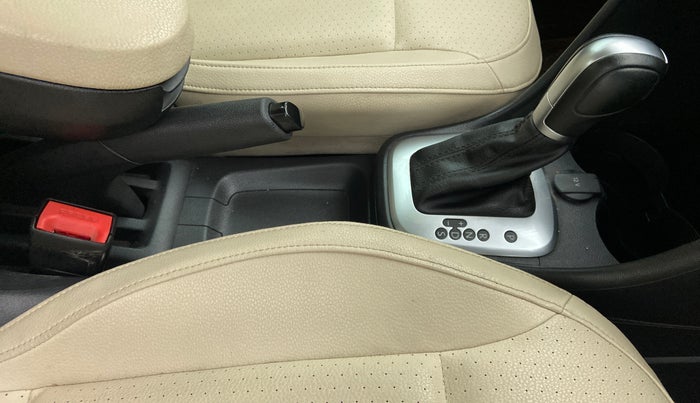 2021 Volkswagen Vento HIGHLINE PLUS 1.0L TSI AT, Petrol, Automatic, 17,712 km, Gear Lever