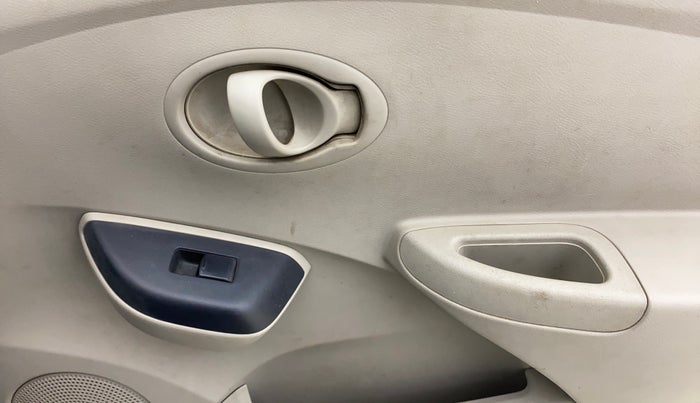 2017 Datsun Go Plus T, Petrol, Manual, 20,192 km, Driver Side Door Panels Control