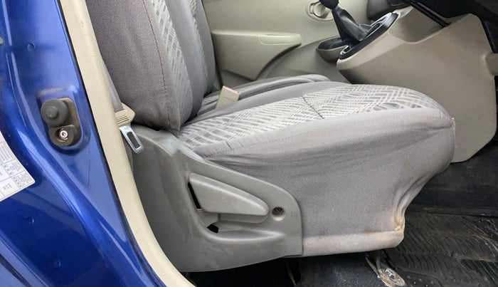 2017 Datsun Go Plus T, Petrol, Manual, 20,192 km, Driver Side Adjustment Panel