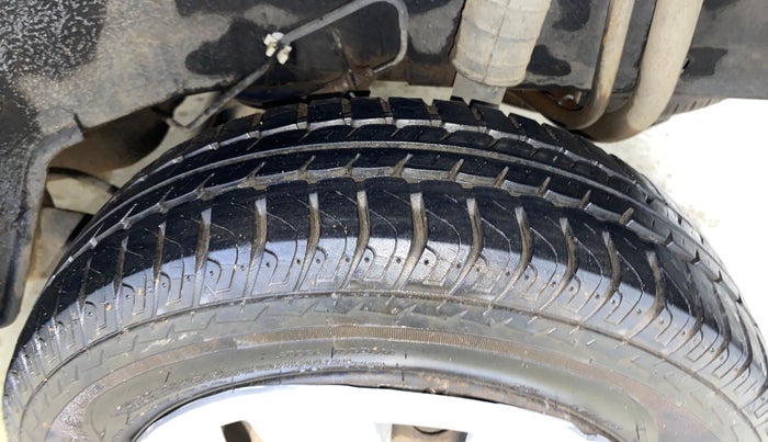 2017 Datsun Go Plus T, Petrol, Manual, 20,192 km, Left Rear Tyre Tread