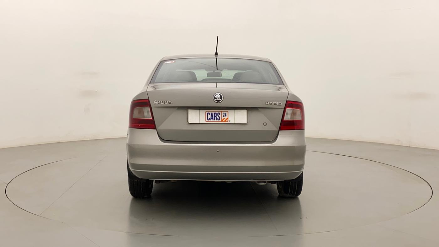 2013 Skoda Rapid ELEGANCE 1.6 MPI MT, Petrol, Manual, 1,14,710 km, Back/Rear