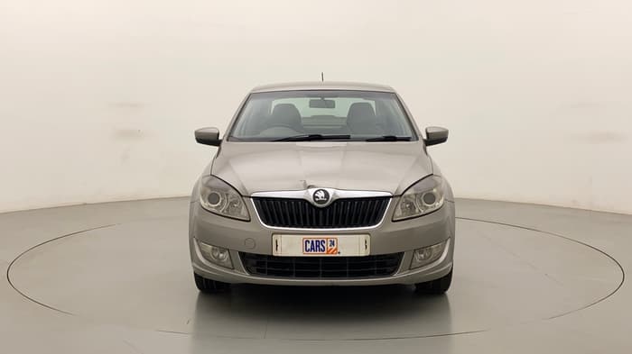 2013 Skoda Rapid ELEGANCE 1.6 MPI MT, Petrol, Manual, 1,14,710 km, Front