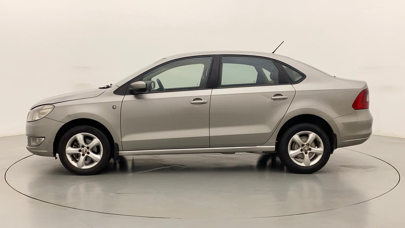 2013 Skoda Rapid ELEGANCE 1.6 MPI MT, Petrol, Manual, 1,14,710 km, Left Side
