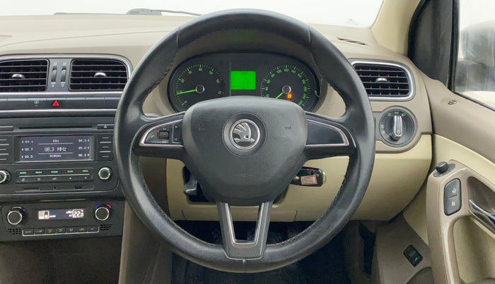 2013 Skoda Rapid ELEGANCE 1.6 MPI MT, Petrol, Manual, 1,14,710 km, Steering Wheel Close Up