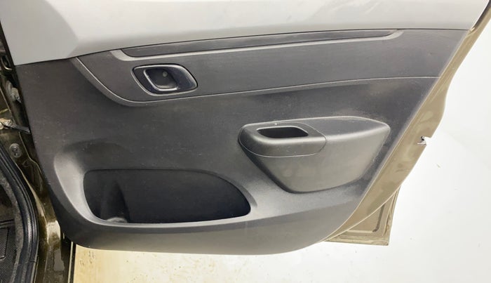 2022 Renault Kwid RXT 1.0 (O), Petrol, Manual, 16,531 km, Driver Side Door Panels Control