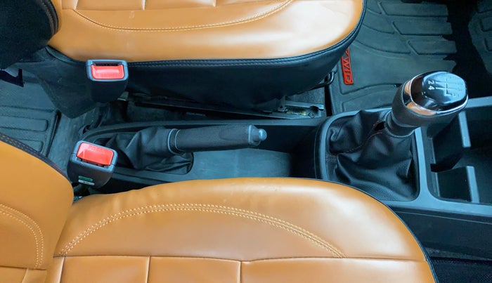 2022 Renault Kwid RXT 1.0 (O), Petrol, Manual, 16,531 km, Gear Lever