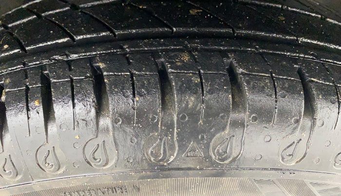 2022 Renault Kwid RXT 1.0 (O), Petrol, Manual, 16,531 km, Right Front Tyre Tread