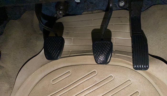 2014 Honda City 1.5L I-VTEC SV, CNG, Manual, 1,02,780 km, Pedals