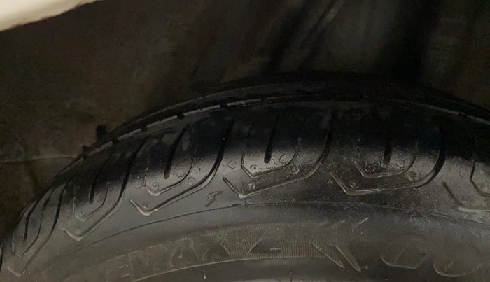 2014 Honda City 1.5L I-VTEC SV, CNG, Manual, 1,02,780 km, Left Rear Tyre Tread