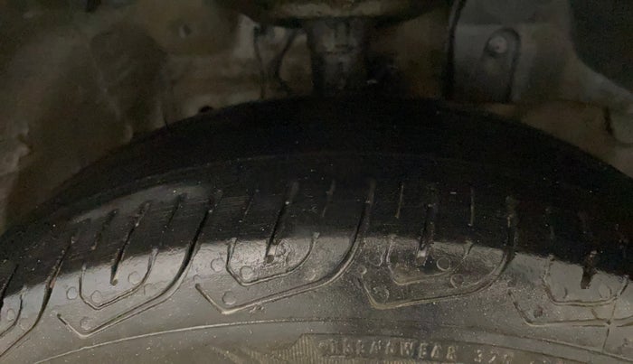 2014 Honda City 1.5L I-VTEC SV, CNG, Manual, 1,02,780 km, Right Front Tyre Tread