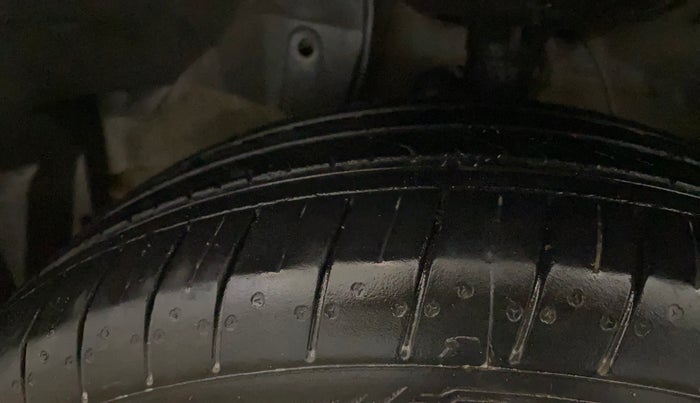 2014 Honda City 1.5L I-VTEC SV, CNG, Manual, 1,02,780 km, Left Front Tyre Tread