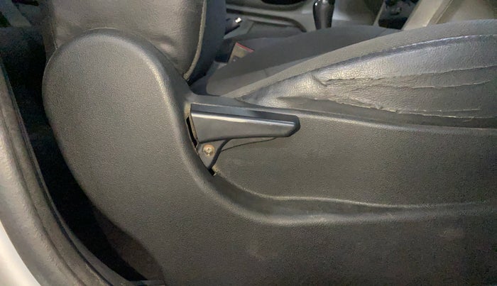 2018 Tata Tiago XM DIESEL, Diesel, Manual, 1,19,988 km, Driver Side Adjustment Panel