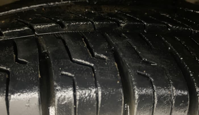 2016 Datsun Redi Go T (O), Petrol, Manual, 76,812 km, Right Front Tyre Tread