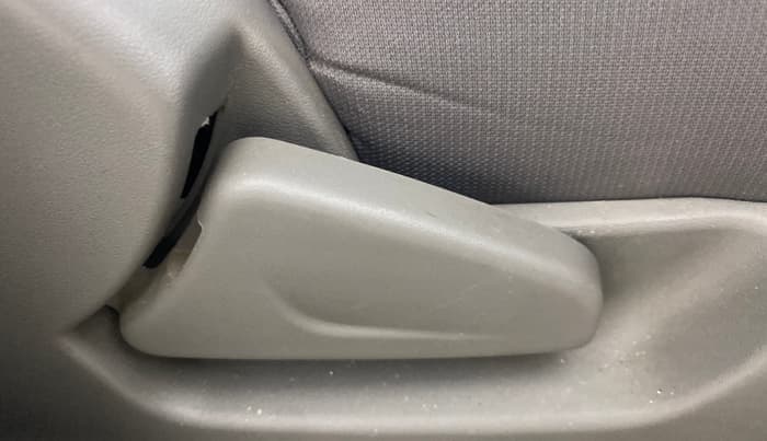 2016 Datsun Redi Go T (O), Petrol, Manual, 76,812 km, Driver Side Adjustment Panel