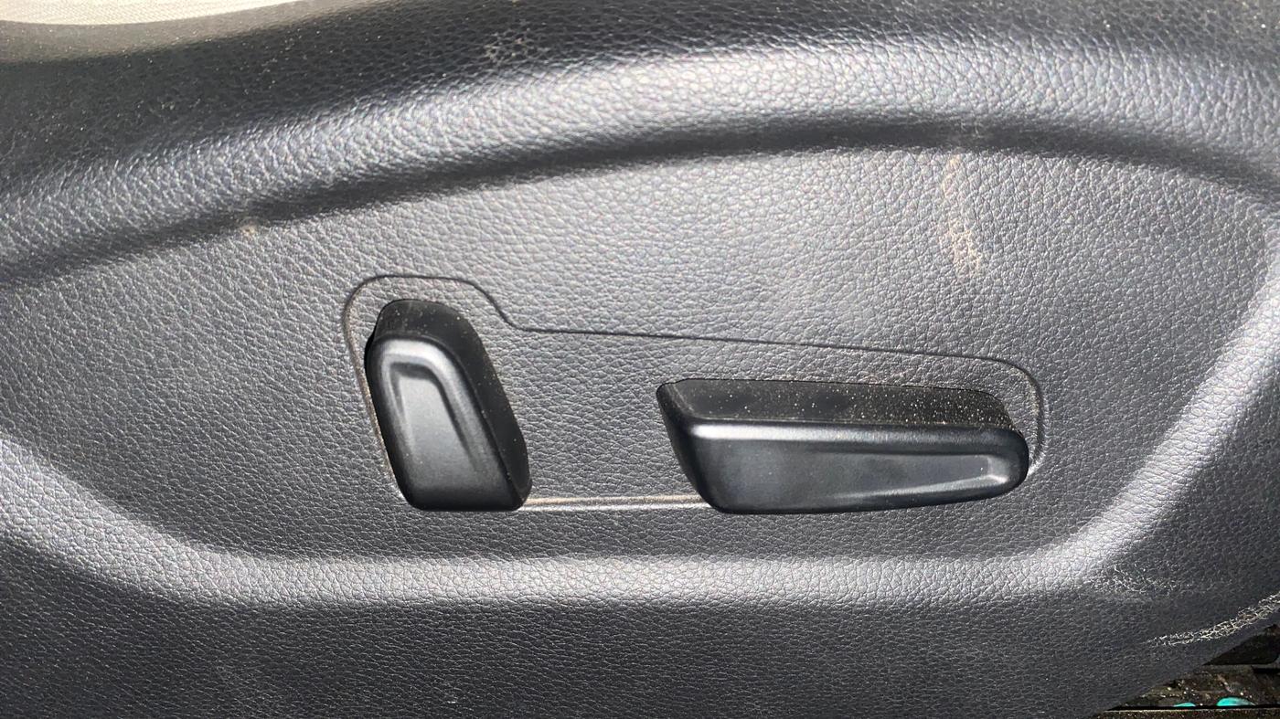 2019 KIA SELTOS HTX PLUS AT1.5 DIESEL, Diesel, Automatic, 26,875 km, Driver Side Adjustment Panel