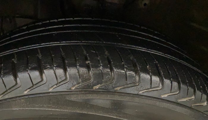 2021 Maruti New Wagon-R LXI CNG 1.0, CNG, Manual, 28,041 km, Left Front Tyre Tread